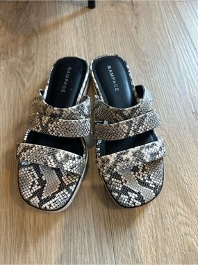 Rampage Ally Snake-Pattern Triple Strap Slides - Black & White